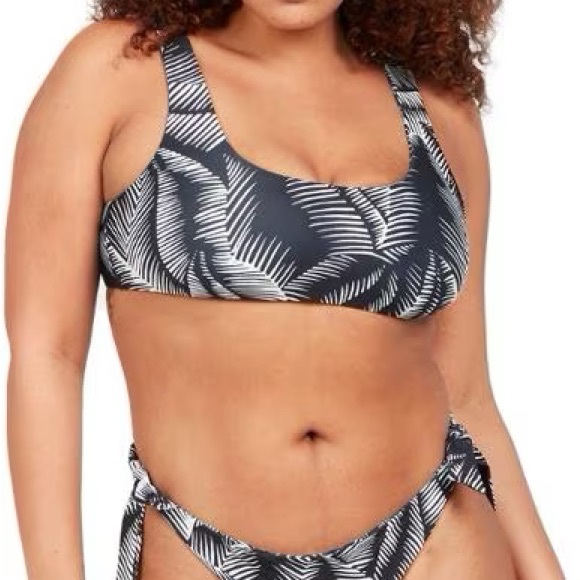 Volcom 12W Top Bikini Plus Stay or Leaf Scoop in Black for Every Body NWT - Picture 8 of 9